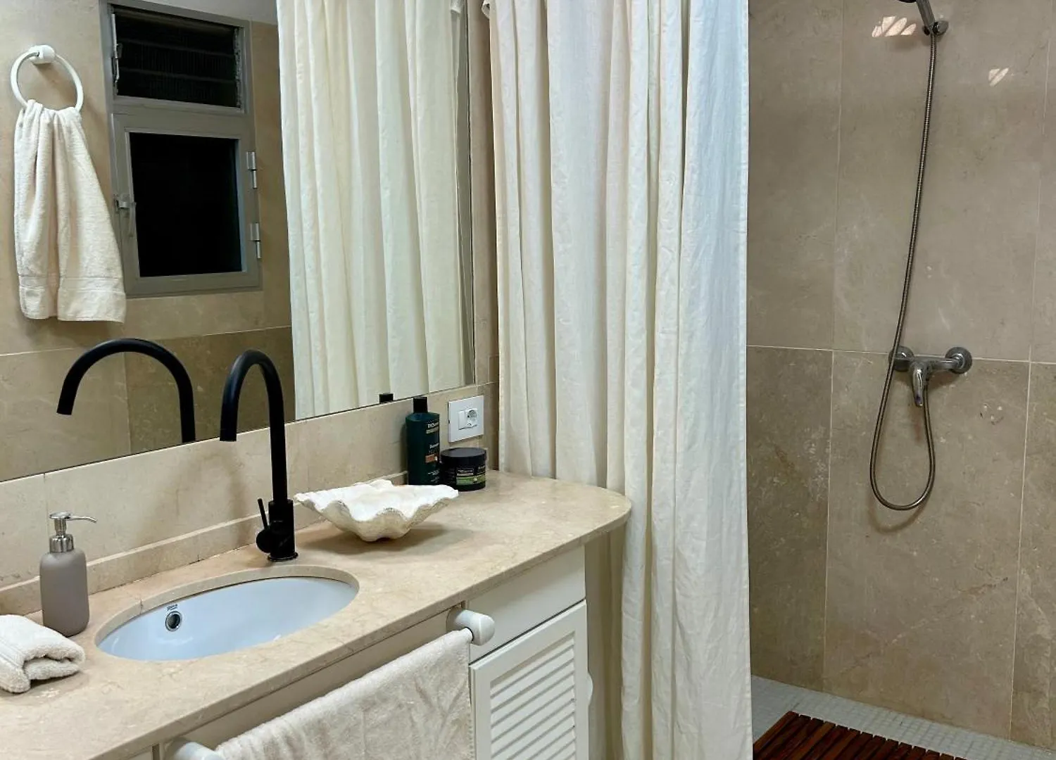 Séjour chez l'habitant Niko Rooms Santa-Cruz de Ténérife
